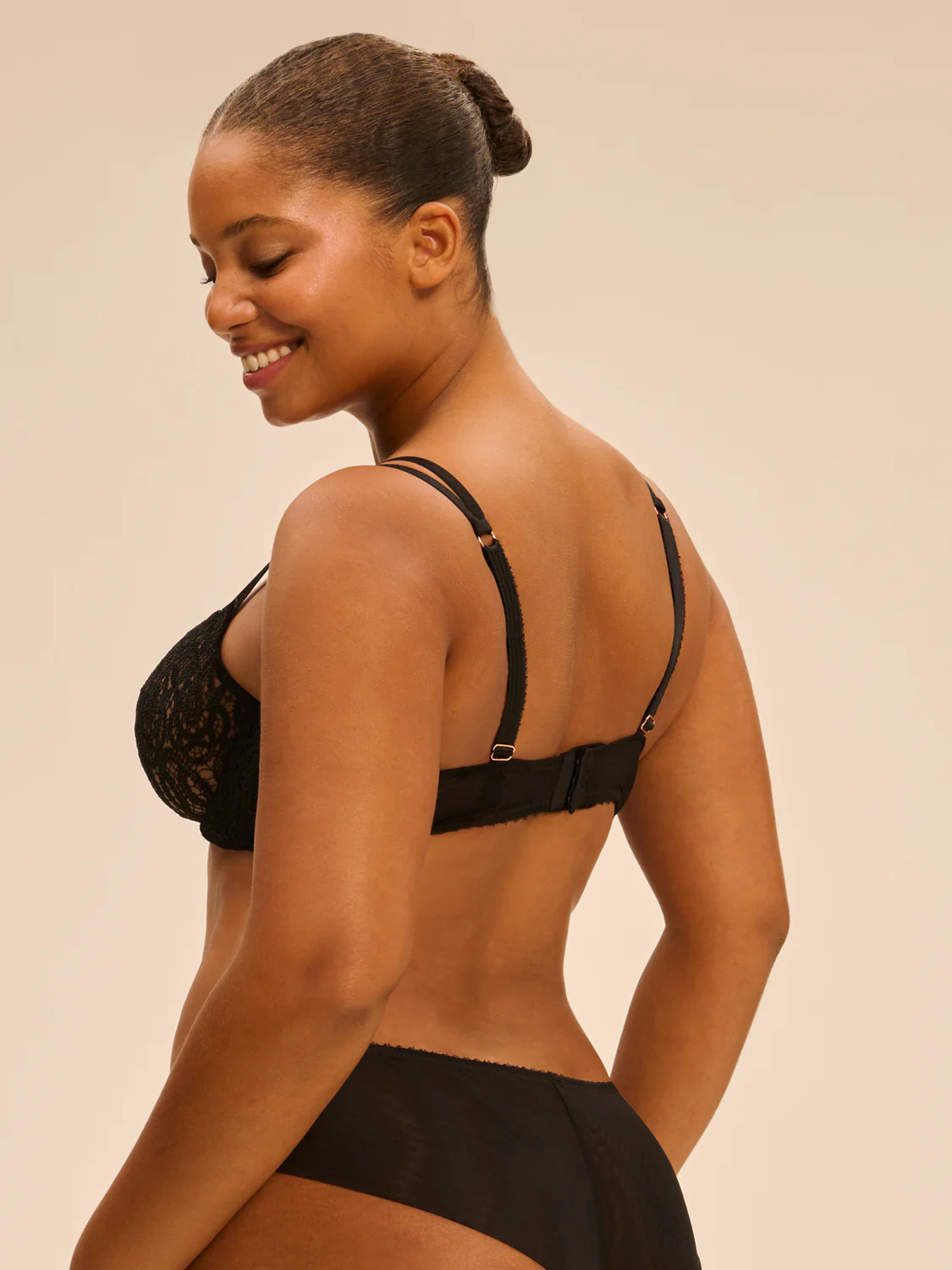 Half cup bra - Black - Image 10