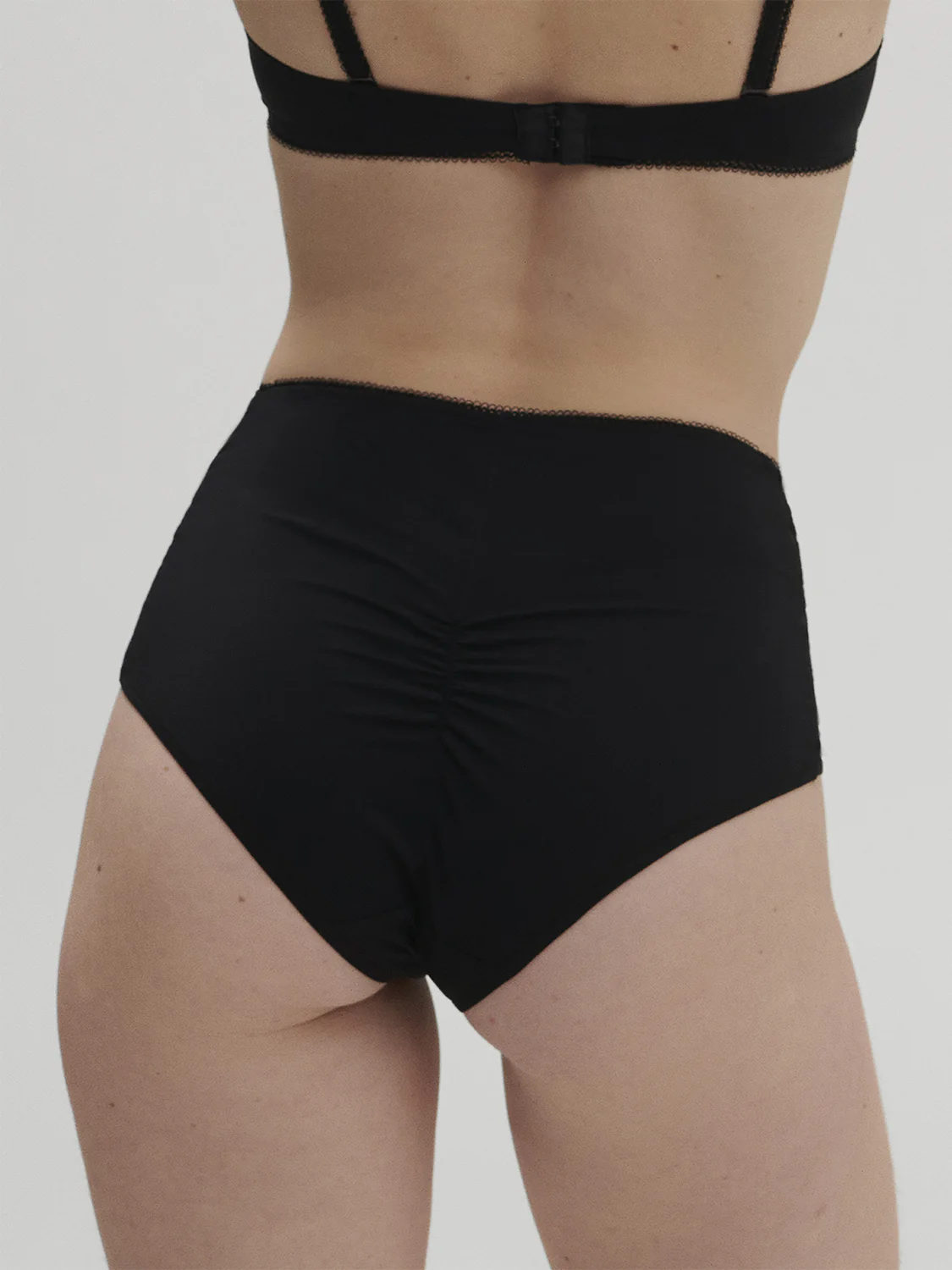 High-waist brief - Black - Image 2