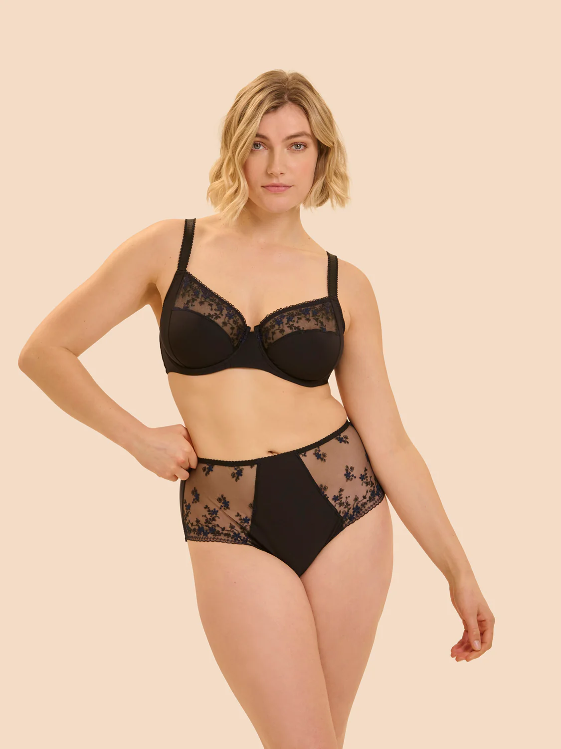 High-waist brief - Black - Image 3