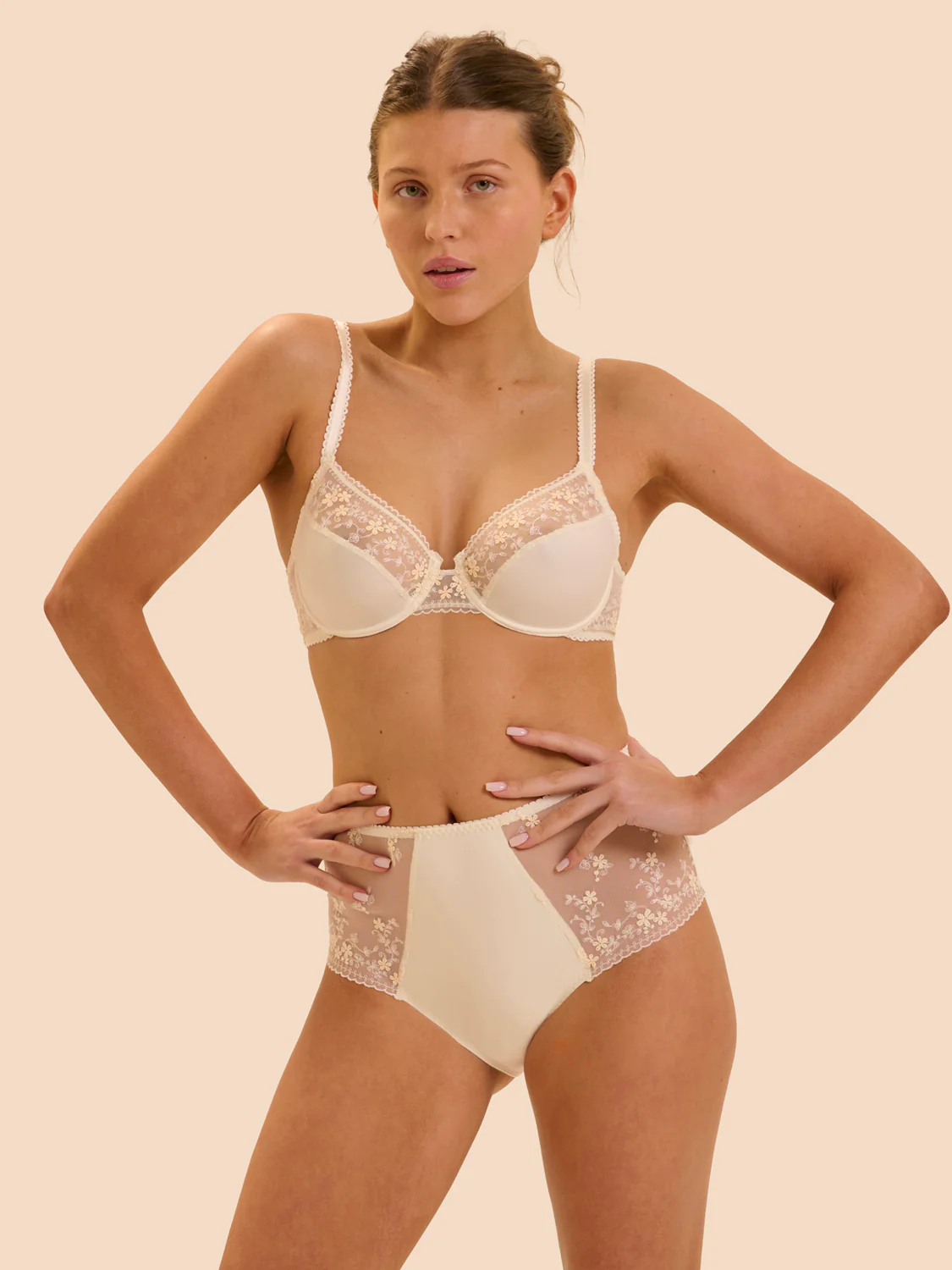 Moulded underwired bra - Natural - Image 4