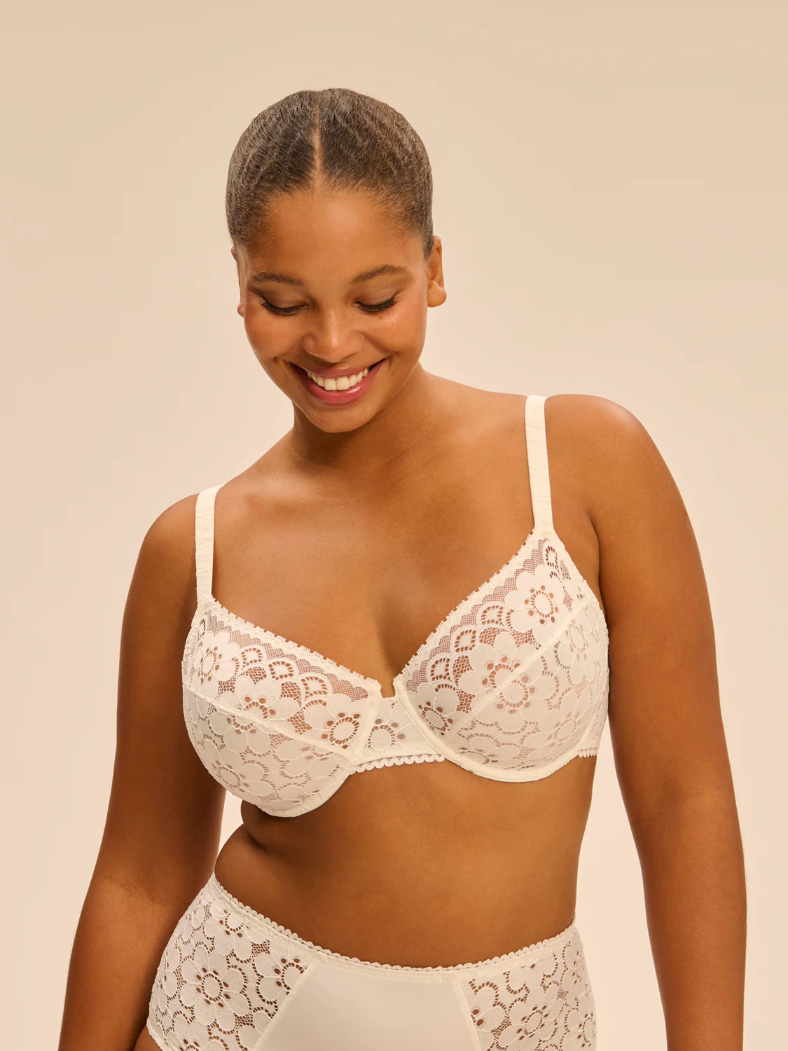 Moulded underwired bra - Natural - Image 10
