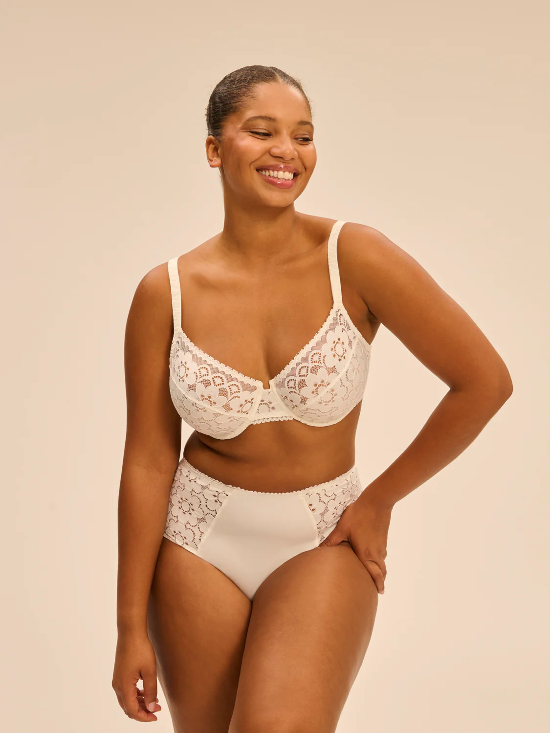 Moulded underwired bra - Natural - Image 13
