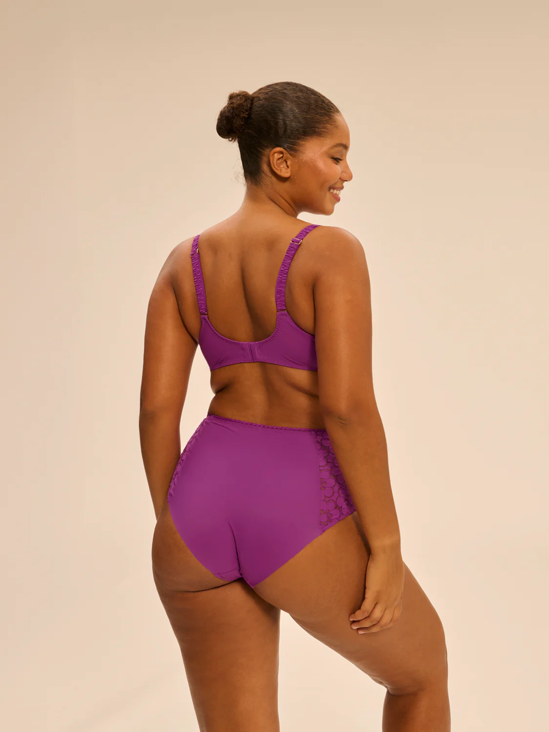 Plunging full cup bra - Divine Purple - Image 5