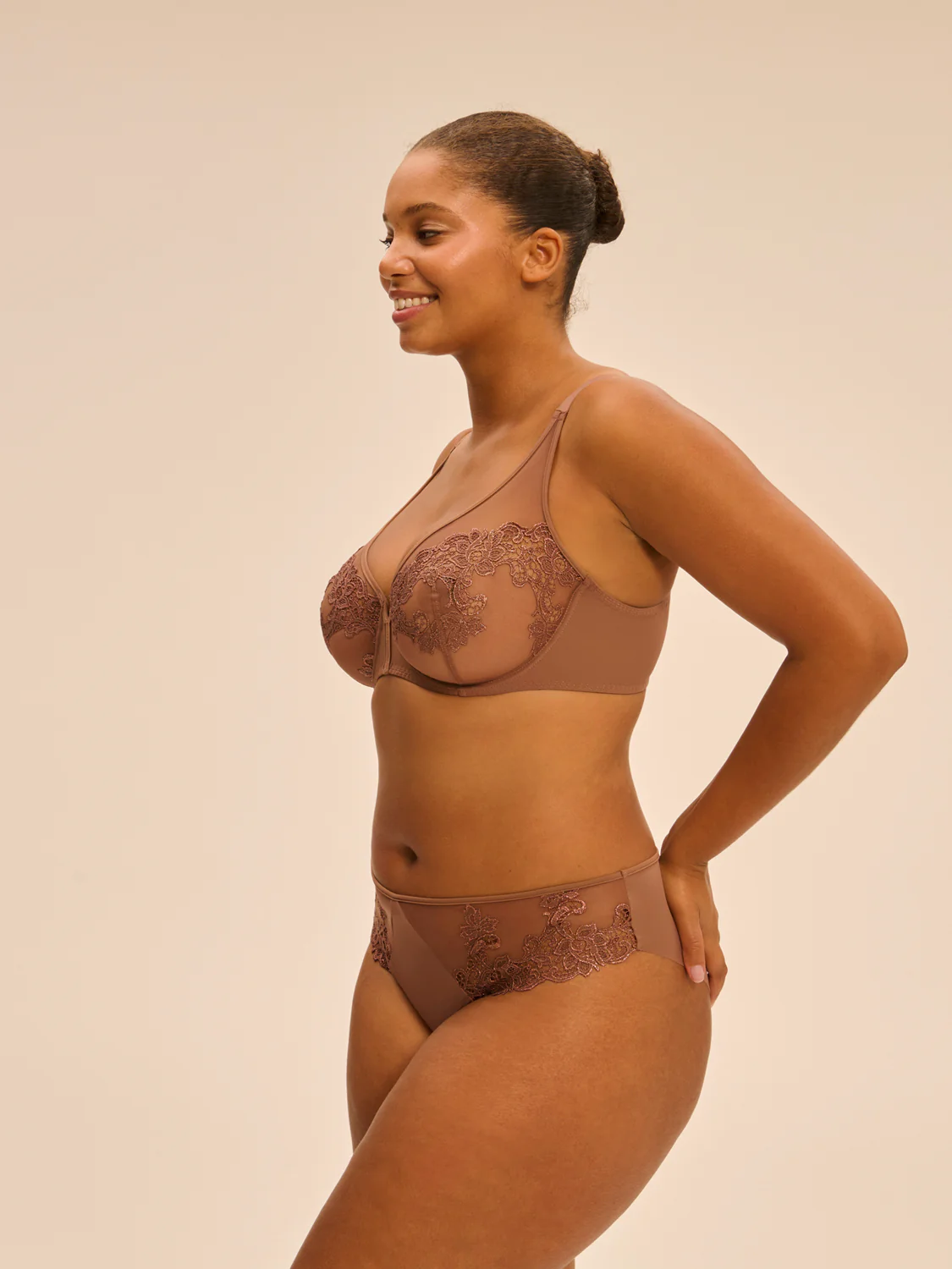Plunging underwired bra - Tender Brown - Image 9