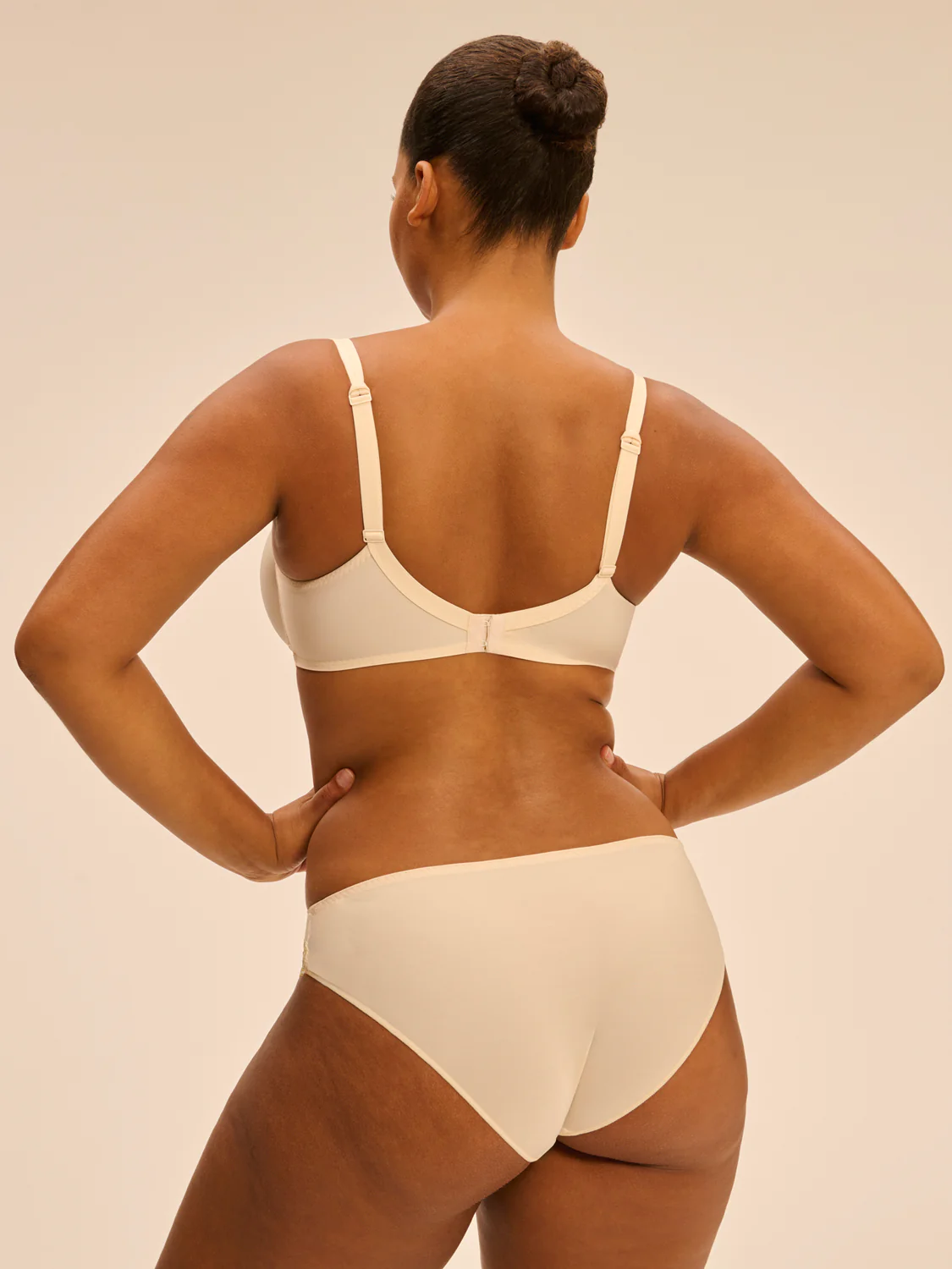 Squared neckline spacer bra - Pampa - Image 10